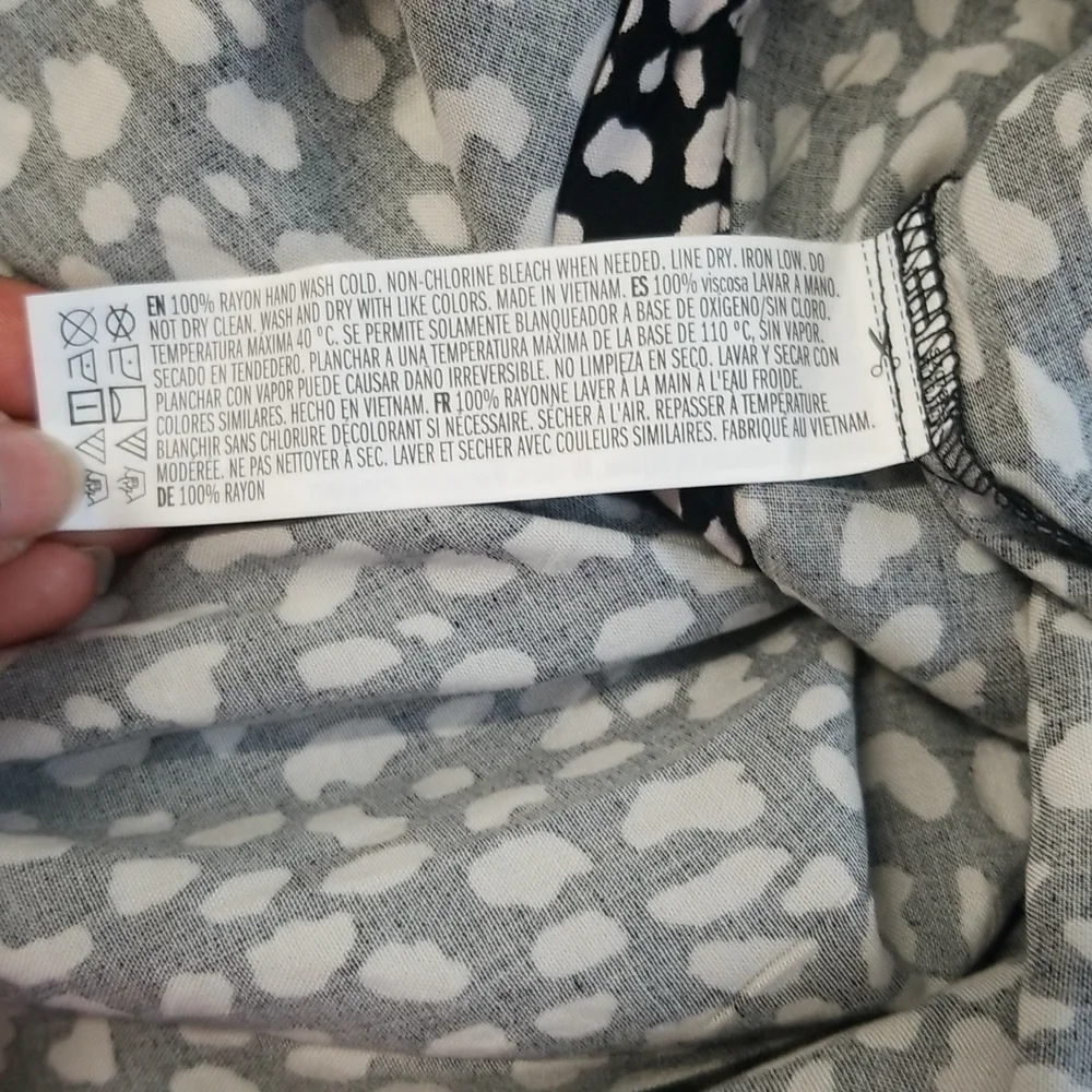 Forever 21 Black and White Printed Dress - Picture 9 of 9